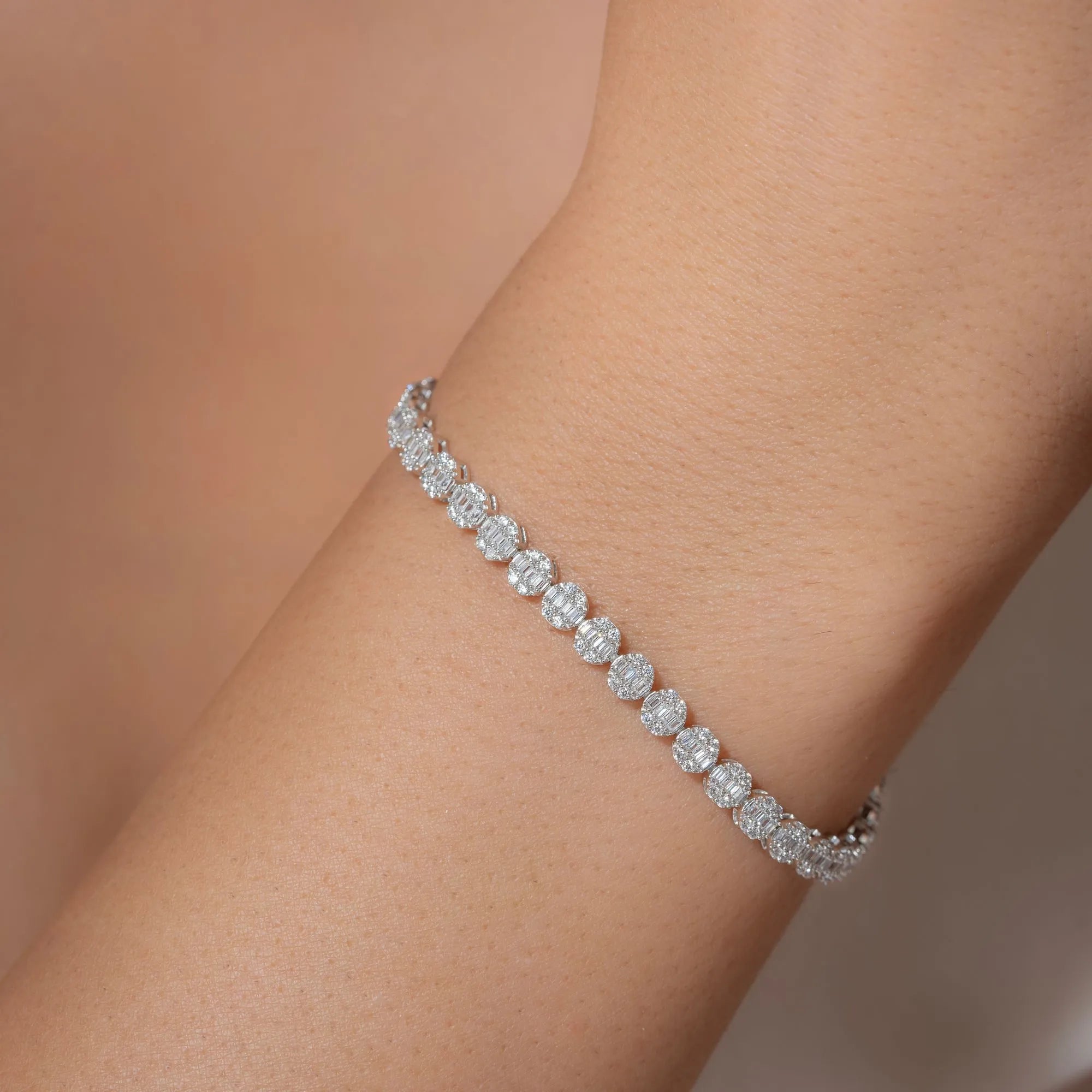 ELEGANCE-CLUSTERE DIAMOND TENNIS BRACELET